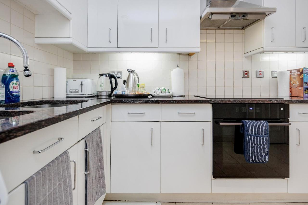 Oxford Street Homestay Londres Exterior foto